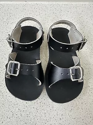Saltwater Sandals 6 • $32