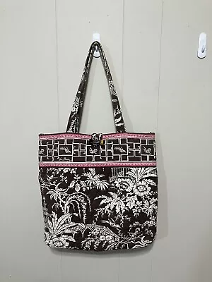 Beautiful  Vera Bradley  Women's Quilted Tote Bag Very Good Condition! • $18.39