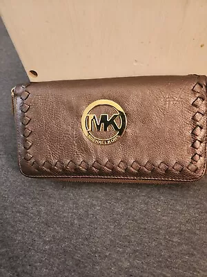 Michael Kors Brown Leather Full Zip Around Women's Wallet 8 X 4  Pre-owned • $17