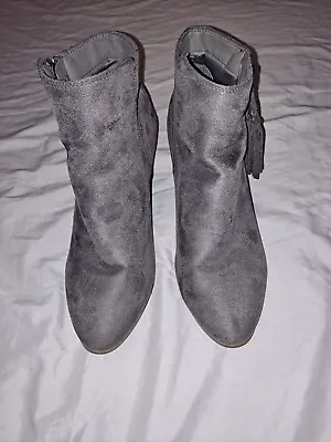 Maurices Women's Gray High Heeled Ankle Boots Size 8 1/2 With Side Zipper... • $4.76