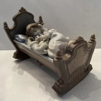 Fine Lladro # 5717 Rock’ A Bye Baby Figurine  Original Box - Retired 1999 • $74.95