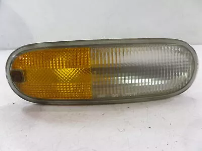 VW Beetle Right Front Turn Signal Light 98-05 OEM 1C0 953 042 E • $11.04