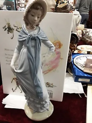 Nao Lladro Figurines GENTEEL PERFECT 33cm • $110