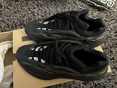 $300 • Buy Adidas Yeezy 700 V3 Clay Brown Size US10
