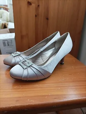 £10.99 • Buy New  LUNAR , Satin Champagne/ Taupe Kitten Heel Court Shoes UK 5 BNWTS 