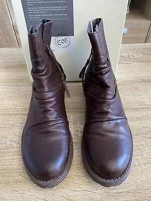 EOS Hand Crafted Leather Boots Size 37 • $50