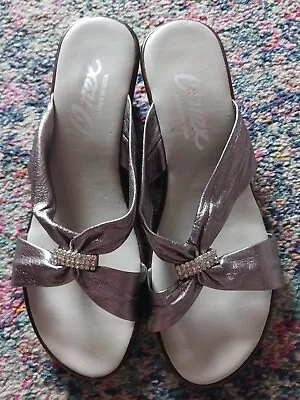 Womens ONEX Silver W/ Rhinstone Slip On Sandals Size 10 Great Condition • $21.99