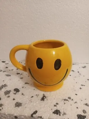 Vintage 1970’s McCoy Pottery USA Ceramic Yellow Smiley Happy Face Mug Coffee Cup • $18.95