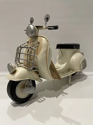 Metal Tin Cream White Beige Model British Lambretta Vespa Style Scooter Model • £25.49