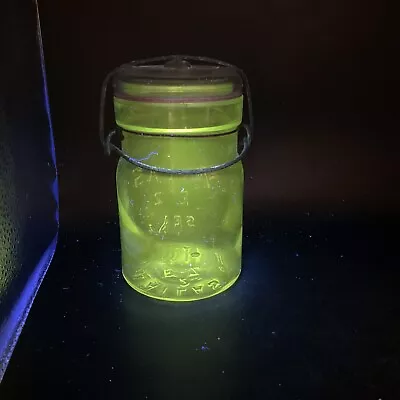VINTAGE ATLAS E-Z SEAL MASON JAR WITH GLASS LID Uranium/Manganese Glow.    564a • $30