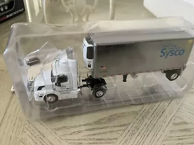 1/64 Sysco White Volvo Day Cab With Wabash Chrome Refrigerated Pup Trailer • $129