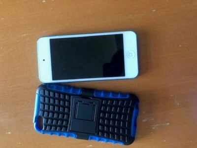 £15 • Buy Apple 5th Generation 32 GB IPod Touch - Blue
