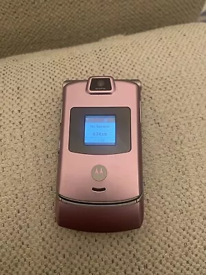 Motorola RAZR V3m - Pink And Silver ( Verizon ) Very Rare Cellular Flip Phone • $49.99