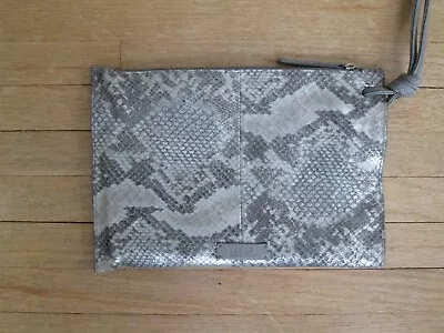 VINCE CAMUTO Aliya Gray Snake Reptile Embossed Leather Zip Pouch Wristlet • $22.19