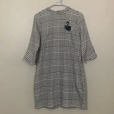 H&M Black White Houndstooth Bell Sleeve Swan Brooch Dress Size 8 • $20.99