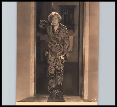 Hollywood Beauty MARION DAVIES 1920s STYLISH POSE STUNNING PORTRAIT Photo 685 • $28.79