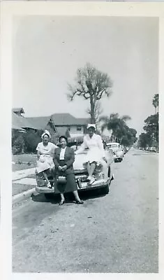 CAR WOMEN Vintage FOUND BLACK+WHITE PHOTO Snapshot ORIGINAL 33 La 89 G • $12.99