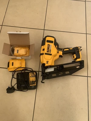 £299.99 • Buy DeWalt DCN660 18V XR Brushless Cordless 2nd Fix Finish Angled Nailer.