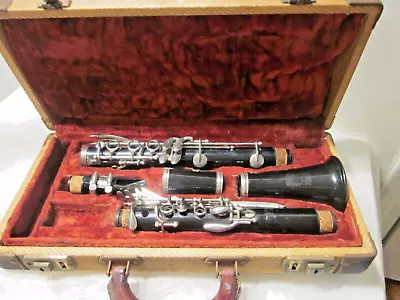 Vintage BUNDY H&A. Selmer Inc. Clarinet With Case • $38.96
