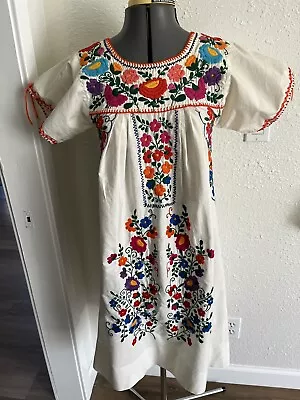 70s Hand Embroidered Vintage Mexico Floral Loose White Dress  - XS/S • $32
