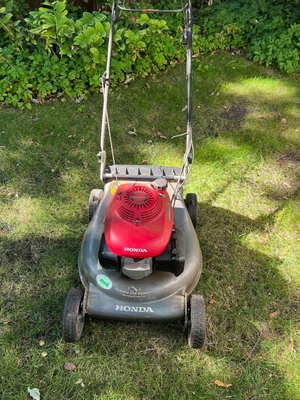 $299 • Buy Honda Self-propelled Lawn Mower-Harmony II HRR-216, Quadra Cut System. 5.5 HP