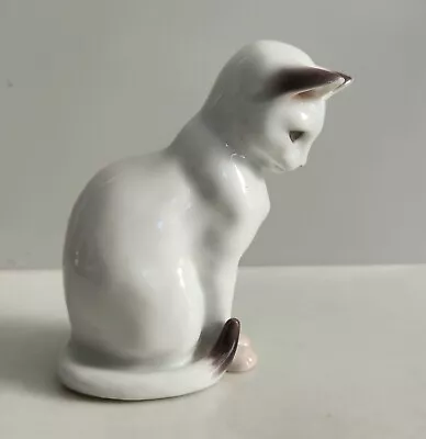 B&G / Bing & Grondahl. Sitting Cat Porcelain Figure. Number 2453 Denmark • $39.95