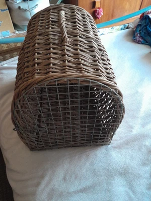 £25 • Buy Vintage Wicker Basket Pet Animal Carrier- Cat/ Small Dog- Natural Woven Wicker