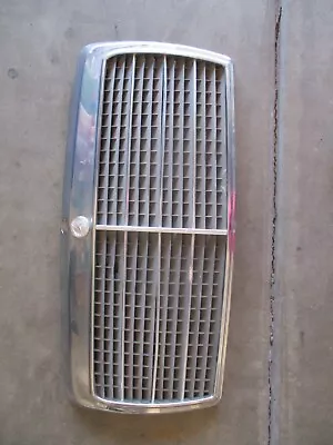 Mercedes W124 Front Grille Assembly Chrome OEM 1248880223 260E 300E 300TE 300D. • $40