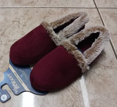 NWT Women's Isotoner Signature Closed Back Slippers Size M 6.5-7.5 Chili Pepper  • $11.37