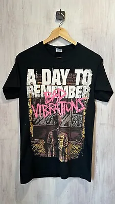 A Day To Remember 2017 Bad Vibrations Tour Size S Tee Gildan Shirt T-shirt Small • $49.95