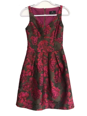 $20 • Buy CUE Floral Jacquard Dress Size 6