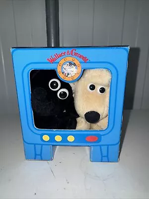 Vintage Wallace & Gromit 'Gromit & Shaun Beanies Gift Set - 1989 • £20