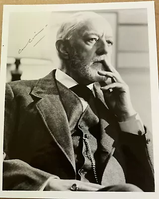 SIR ALEC GUINNESS Autographed Publicity Photo ( AA ) • $465