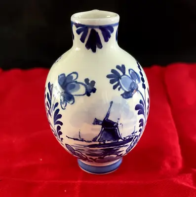 **Vintager** Delft Vase**Hand Painted*Signed* Holland • $15