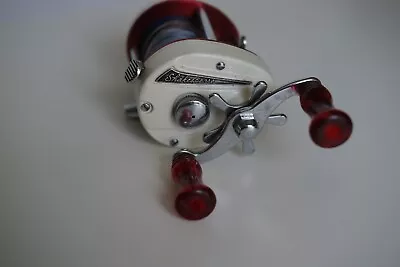 Vintage Shakespeare 1975 RED WHITE BLUE BICENTENNIAL BAITCASTING FISHING REEL • $49.99