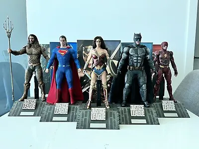 $2200 • Buy Hot Toys Justice League: Wonder Woman, The Flash, Batman, Superman, Aquaman