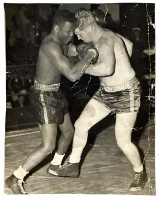 Vintage WWII Photo~Boxing Match~African American Boxer~U.S.S. Roosevelt~w/ Notes • $20