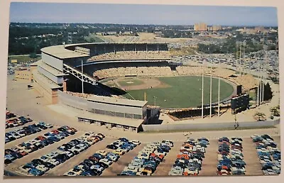 Unused Milwaukee County Stadium Braves Baseball Wisconsin WI  Postcard O24  • $12