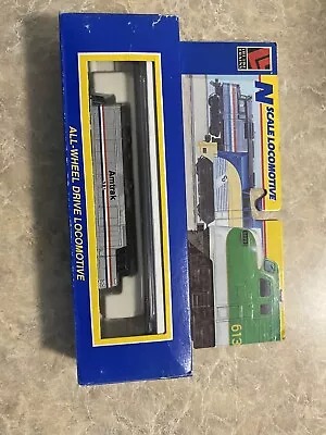 Life Like 7641 N Scale F40 Locomotive Amtrak 381 • $80