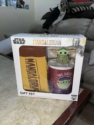 Star Wars The Mandalorian Baby Yoda Boxed Gift Set W/ Crew Socks Mug Key Chain • $9.86