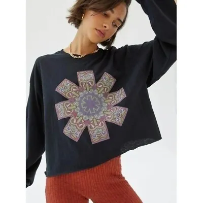 $42.62 • Buy Urban Outfitters Band Tee One Size Red Hot Chili Peppers Black Long Sleeve Crop