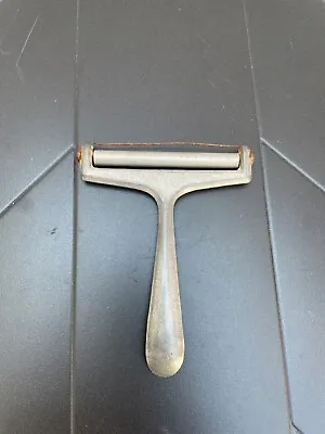 $5 • Buy Vintage Cheese Slicer Taiwan Metal Wire Roller Bar  Small 4.5  By 3.5  (C)