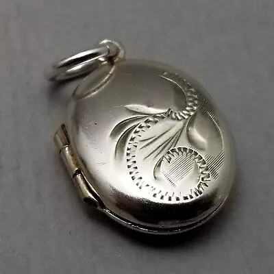 Vintage Small Solid Sterling Silver Oval Picture Photo Locket Pendant 925 - 1.6g • $23.63