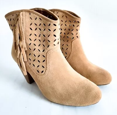 Jessica Simpson Orlina Boots Size 6.5 Boho Fringe Ankle Tan Booties Heels Suede  • $29.99