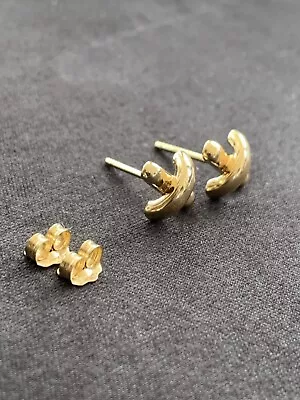£550 • Buy Tiffany & Co 18 Kt Yellow Gold Small “X” Kiss Stud Earrings