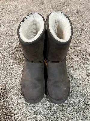 Ugg Suede Boot Size 9 • $90