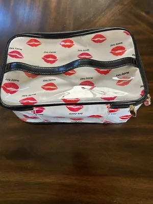 Mary Kay Cosmetic Travel Bag Organizer-Red Lips Exterior • $7.49