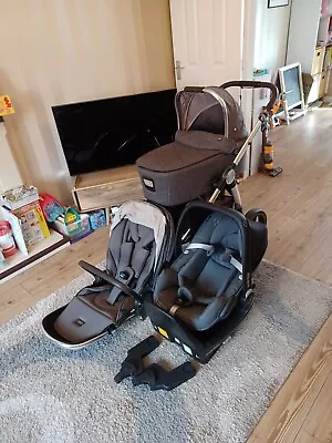 Mamas & Papas Ocarro Grey Travel System + Compatible Maxi-Cosi Pebble Car Seat • £550