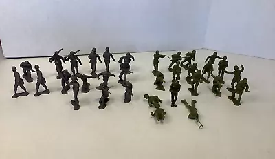 Lot Of 32 Vintage 1960’s Louis Marx WW2 Plastic Army Men Figures 2  German & US • $69.99