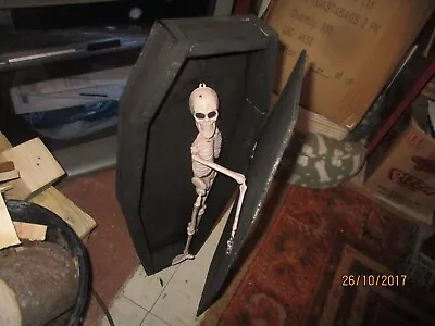 Moving Fake Plastic Skeleton In Coffin Prank • £25
